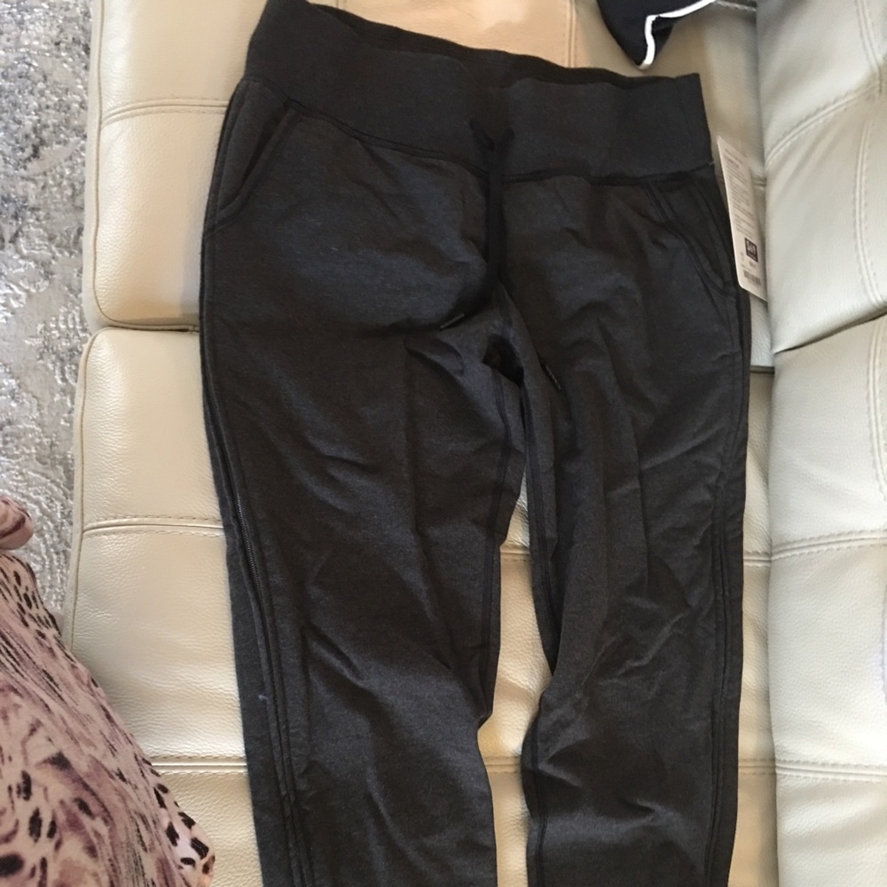 Lululemon no sweat Pant size 8